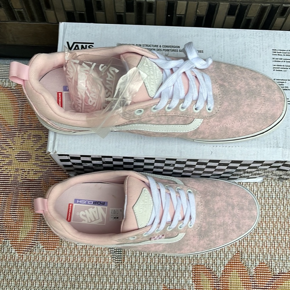 Vans WMNS Kyle Walker
Acid Denim Pink
VN0A5JIEPNK
Sneakers - Picture 4 of 16